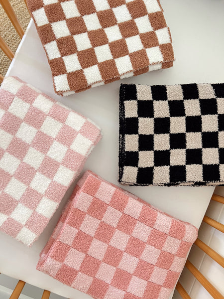 Phufy® Bliss Checkerboard Blanket | Strawberry - PREORDER