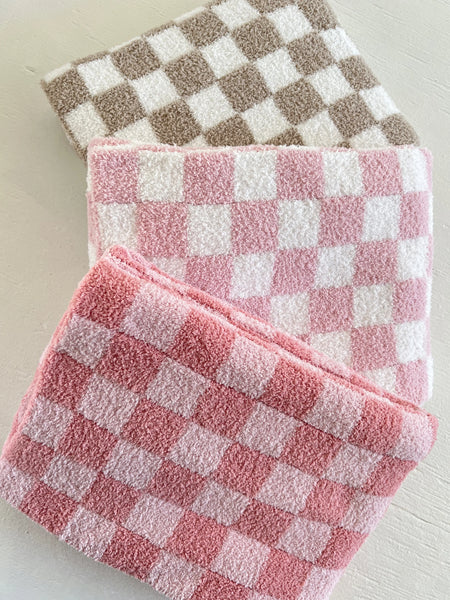 Phufy® Bliss Checkerboard Blanket | Strawberry - PREORDER