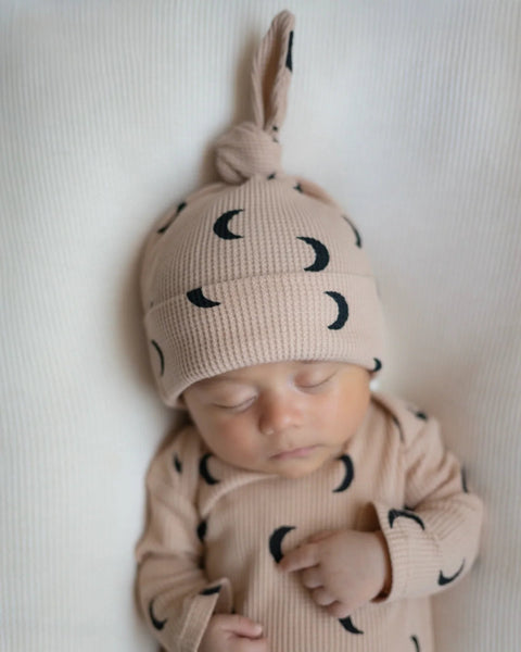 Waffle Knot Beanie | Tan/Black Moon - PREORDER